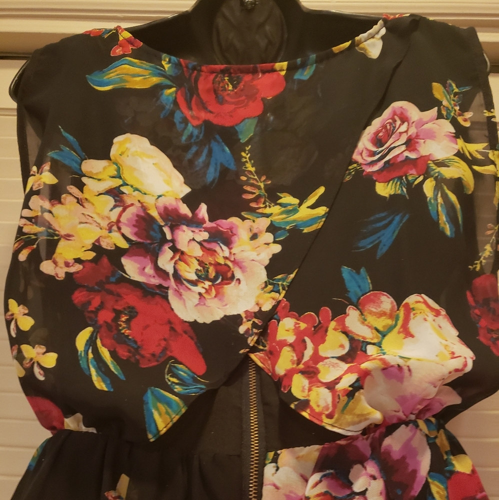 Dress - Picture 4 of 5
